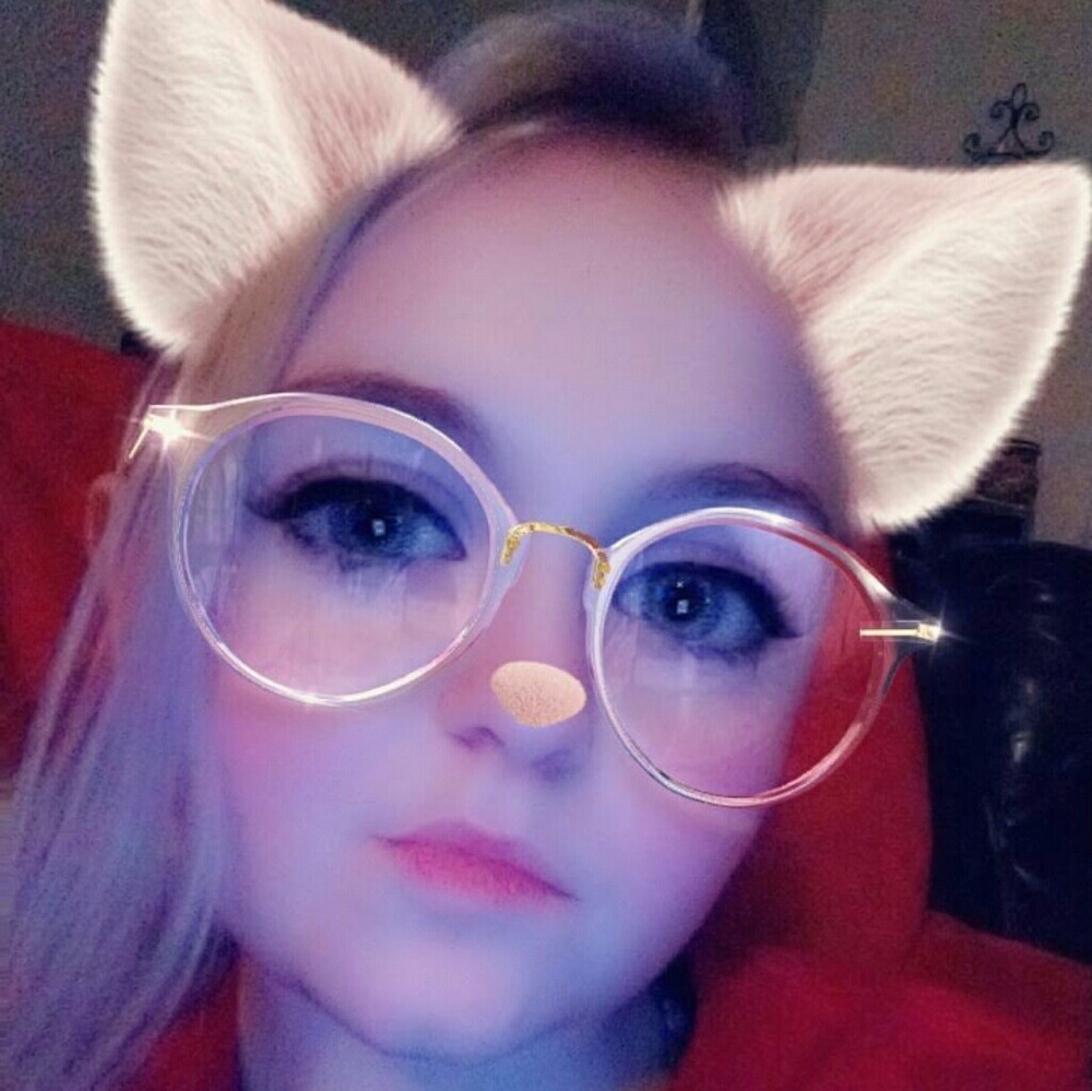 Meet your Posher, Lacy